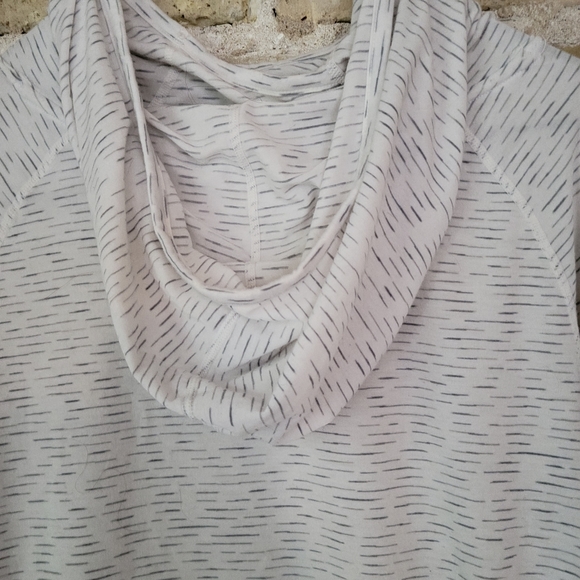 Gap fit exercise top - Picture 2 of 5